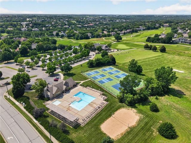 9608 Falcon Ridge Drive, Lenexa, KS 66220