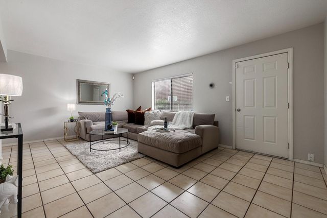 747 Prusso St, Livingston, CA 95334