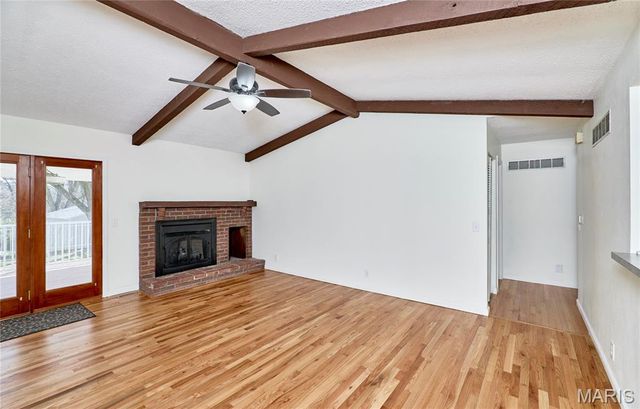 222 Park Charles Boulevard, St Peters, MO 63376