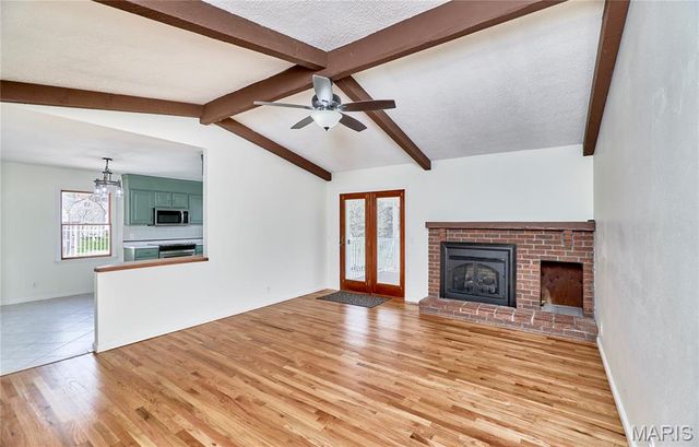 222 Park Charles Boulevard, St Peters, MO 63376