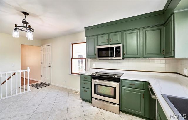 222 Park Charles Boulevard, St Peters, MO 63376