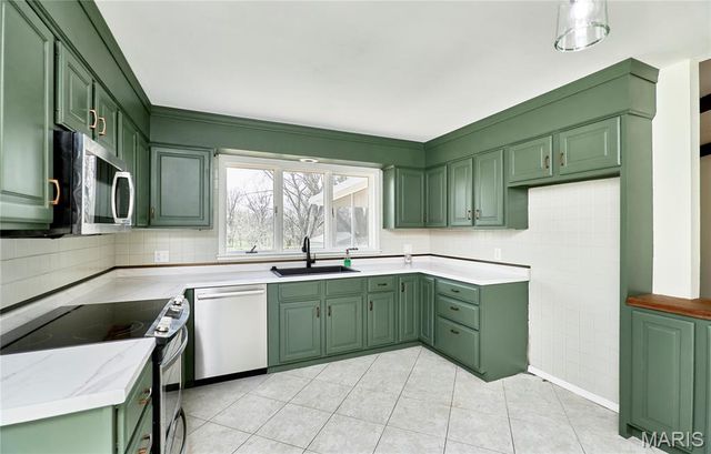 222 Park Charles Boulevard, St Peters, MO 63376