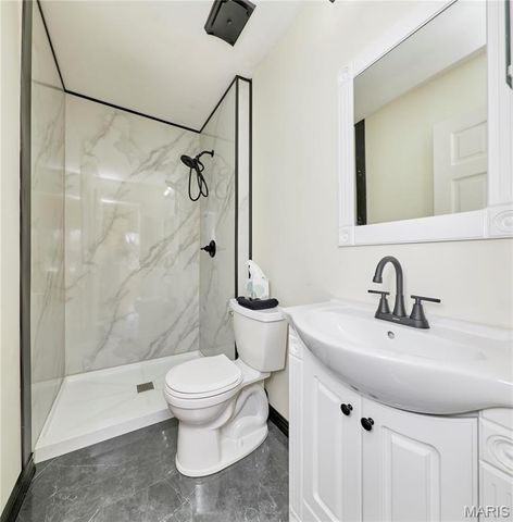 222 Park Charles Boulevard, St Peters, MO 63376