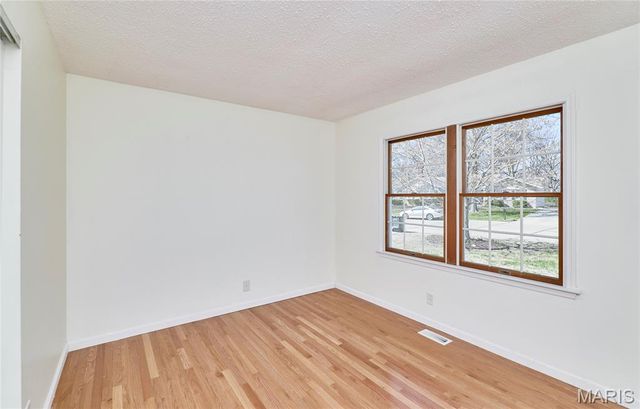 222 Park Charles Boulevard, St Peters, MO 63376