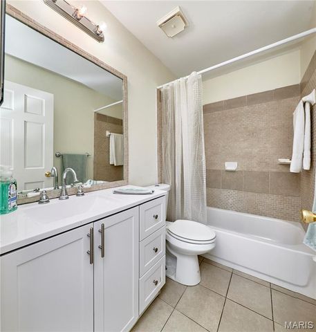 222 Park Charles Boulevard, St Peters, MO 63376