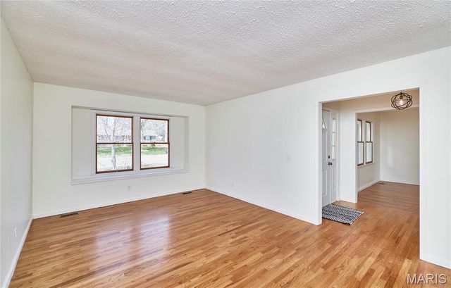 222 Park Charles Boulevard, St Peters, MO 63376