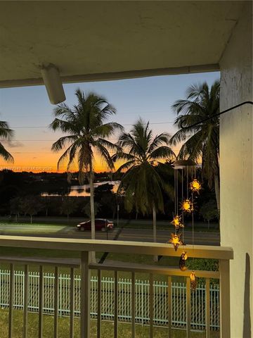 8670 SW 212th St 304, Cutler Bay, FL 33189