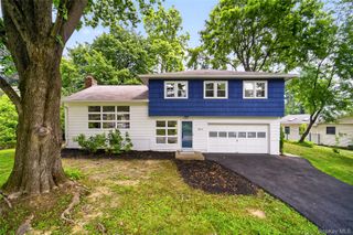31 Old Farms Road, Poughkeepsie, NY 12603