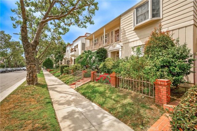 133 S Canon Drive, Beverly Hills, CA 90212