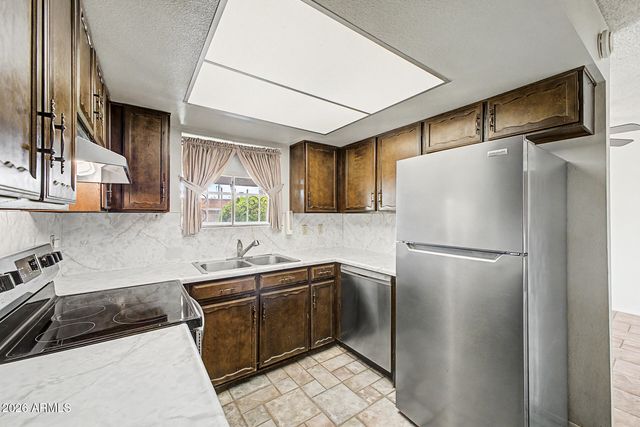 407 E 8TH Street, Mesa, AZ 85203