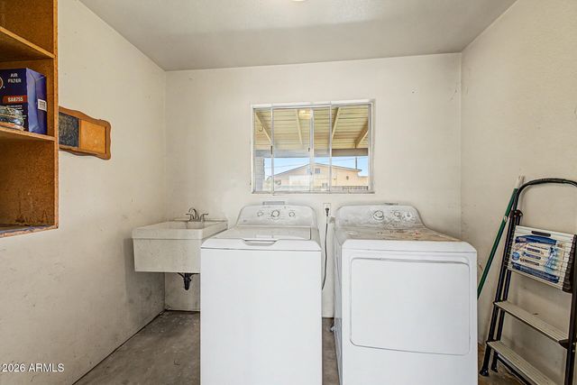 407 E 8TH Street, Mesa, AZ 85203