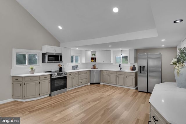 275 MANOR RD, Red Lion, PA 17356