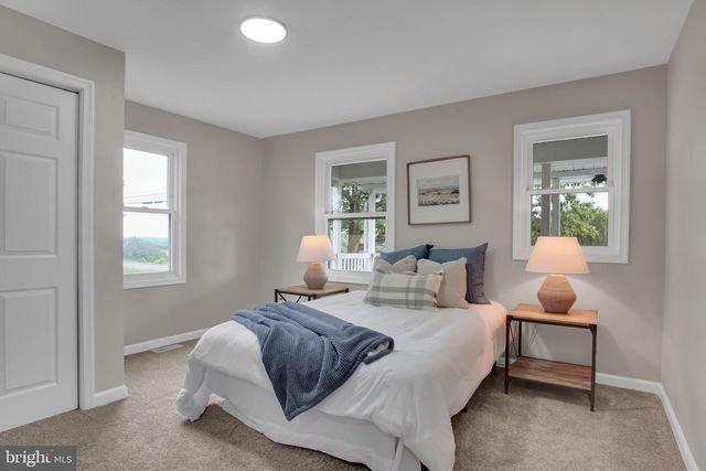 275 MANOR RD, Red Lion, PA 17356