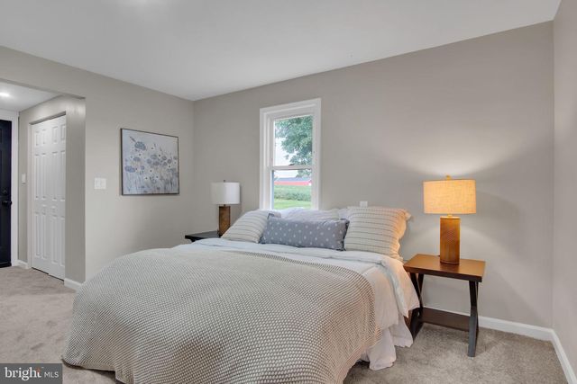 275 MANOR RD, Red Lion, PA 17356