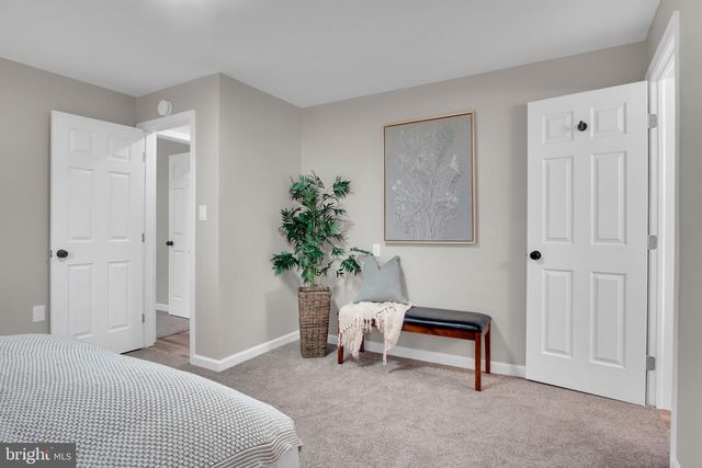 275 MANOR RD, Red Lion, PA 17356