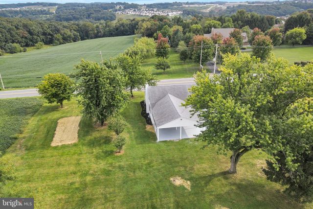 275 MANOR RD, Red Lion, PA 17356