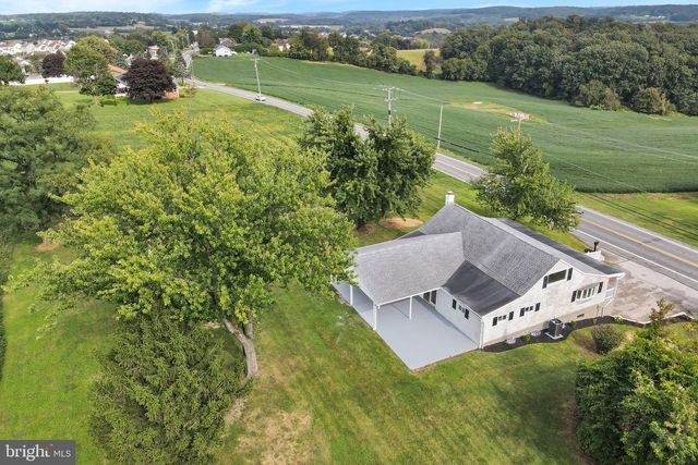 275 MANOR RD, Red Lion, PA 17356