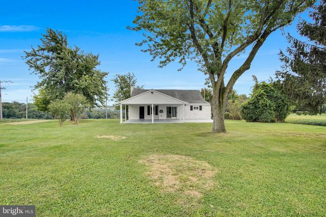 275 MANOR RD, Red Lion, PA 17356