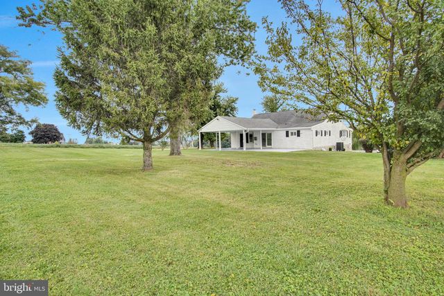 275 MANOR RD, Red Lion, PA 17356
