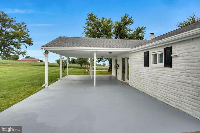 275 MANOR RD, Red Lion, PA 17356