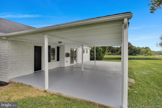 275 MANOR RD, Red Lion, PA 17356