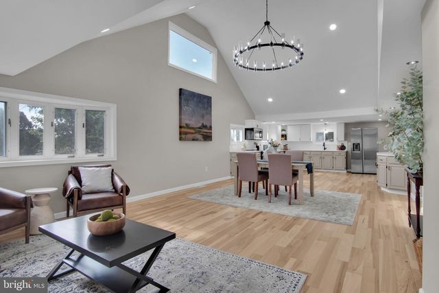 275 MANOR RD, Red Lion, PA 17356