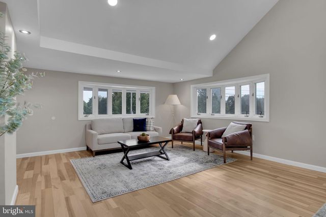 275 MANOR RD, Red Lion, PA 17356