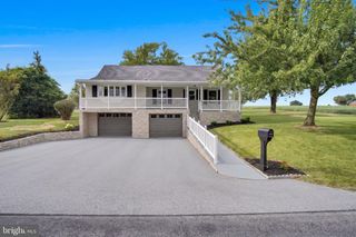 275 MANOR RD, Red Lion, PA 17356