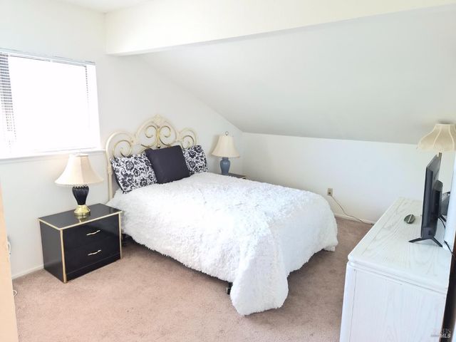 1109 Canary Dr, Suisun City, CA 94585