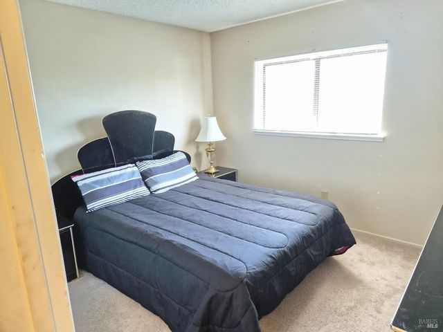 1109 Canary Dr, Suisun City, CA 94585