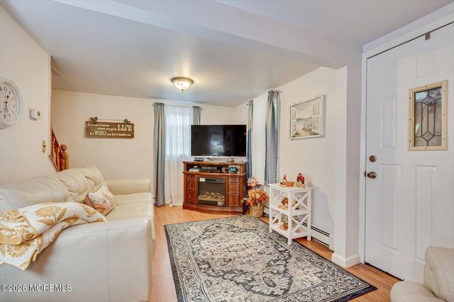 62 Taylors Mills Road, Manalapan, NJ 07726