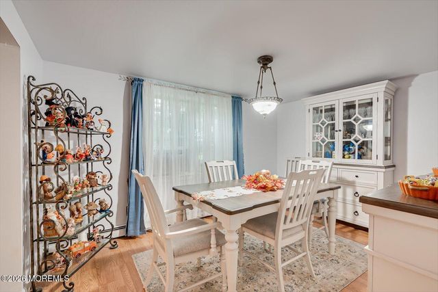 62 Taylors Mills Road, Manalapan, NJ 07726