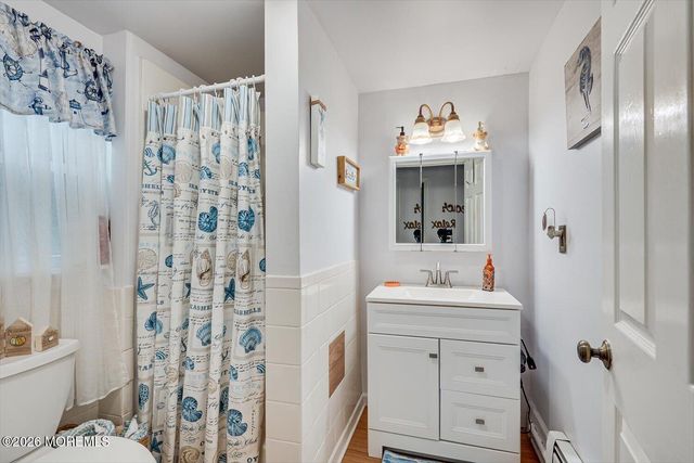 62 Taylors Mills Road, Manalapan, NJ 07726