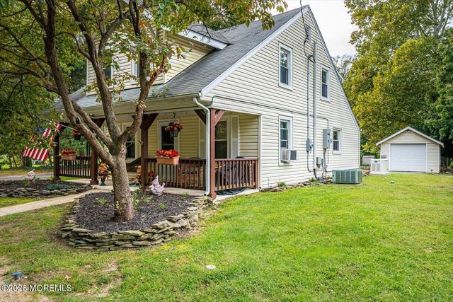 62 Taylors Mills Road, Manalapan, NJ 07726