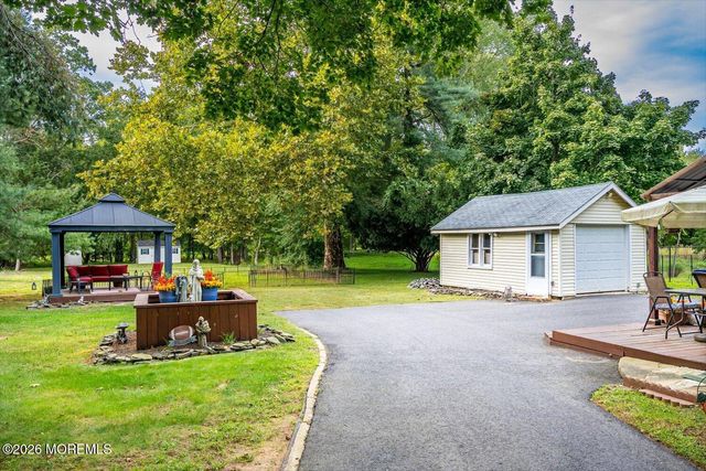 62 Taylors Mills Road, Manalapan, NJ 07726