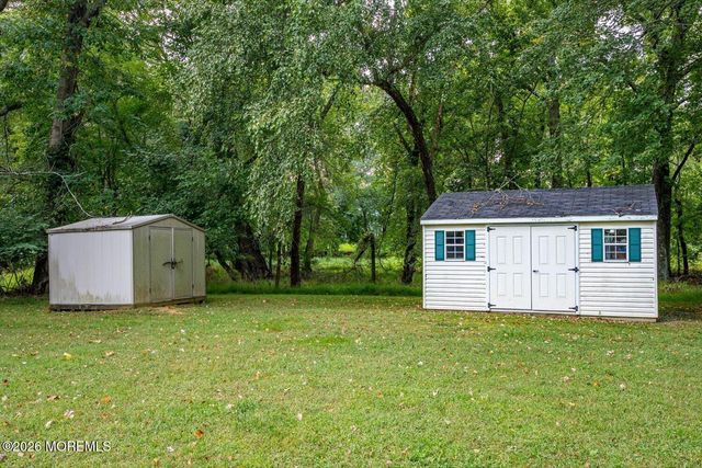 62 Taylors Mills Road, Manalapan, NJ 07726