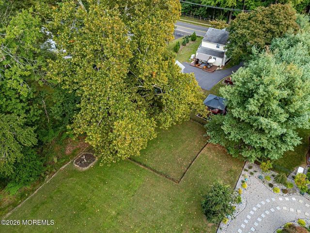 62 Taylors Mills Road, Manalapan, NJ 07726