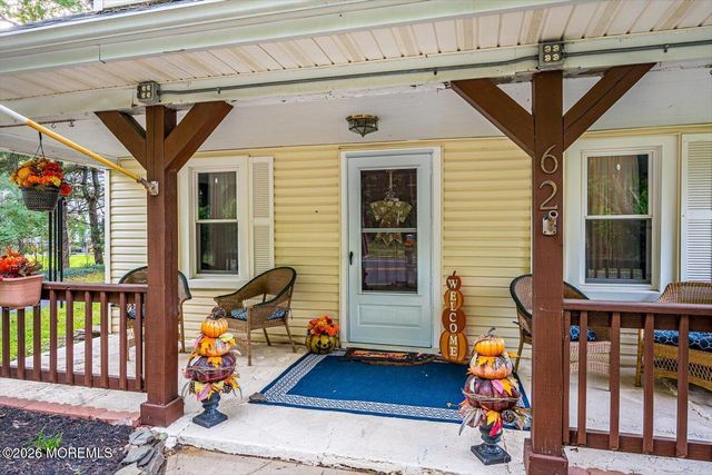 62 Taylors Mills Road, Manalapan, NJ 07726