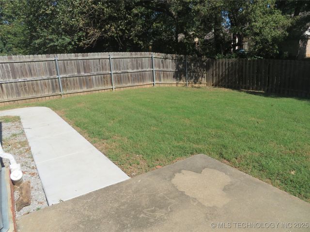 5105 S Lions Avenue, Broken Arrow, OK 74011
