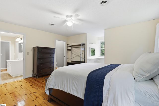 211 Narrow Way, Travelers Rest, SC 29690