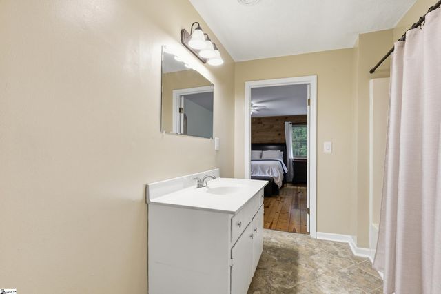 211 Narrow Way, Travelers Rest, SC 29690