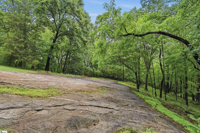 211 Narrow Way, Travelers Rest, SC 29690