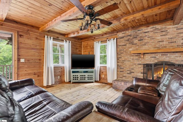 211 Narrow Way, Travelers Rest, SC 29690
