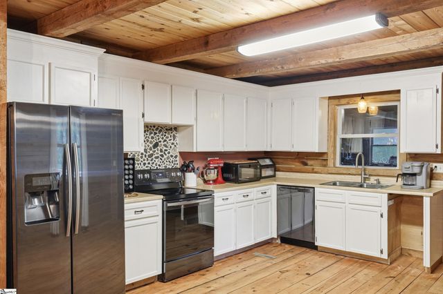 211 Narrow Way, Travelers Rest, SC 29690