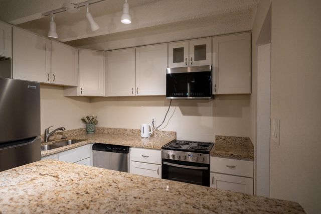 1100 Alvarado Drive SE APT 108, Albuquerque, NM 87108