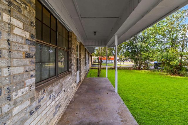 107 Thomas Street, Crockett, TX 75835