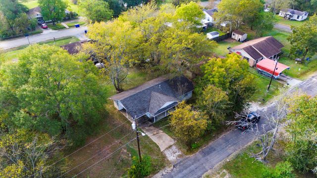 107 Thomas Street, Crockett, TX 75835