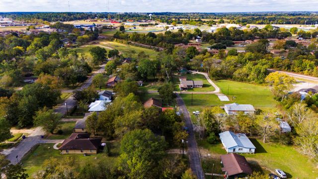 107 Thomas Street, Crockett, TX 75835