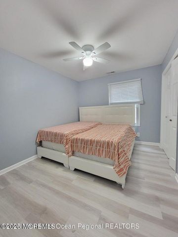 1 Half Robin Drive, Oakhurst, NJ 07755
