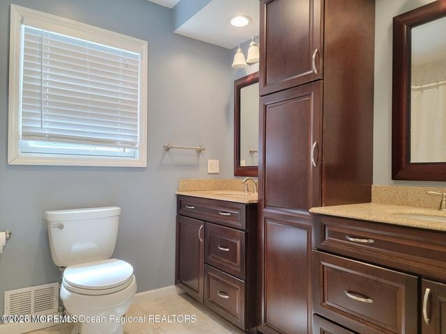 1 Half Robin Drive, Oakhurst, NJ 07755